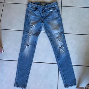 American eagle ripped light wash jeans